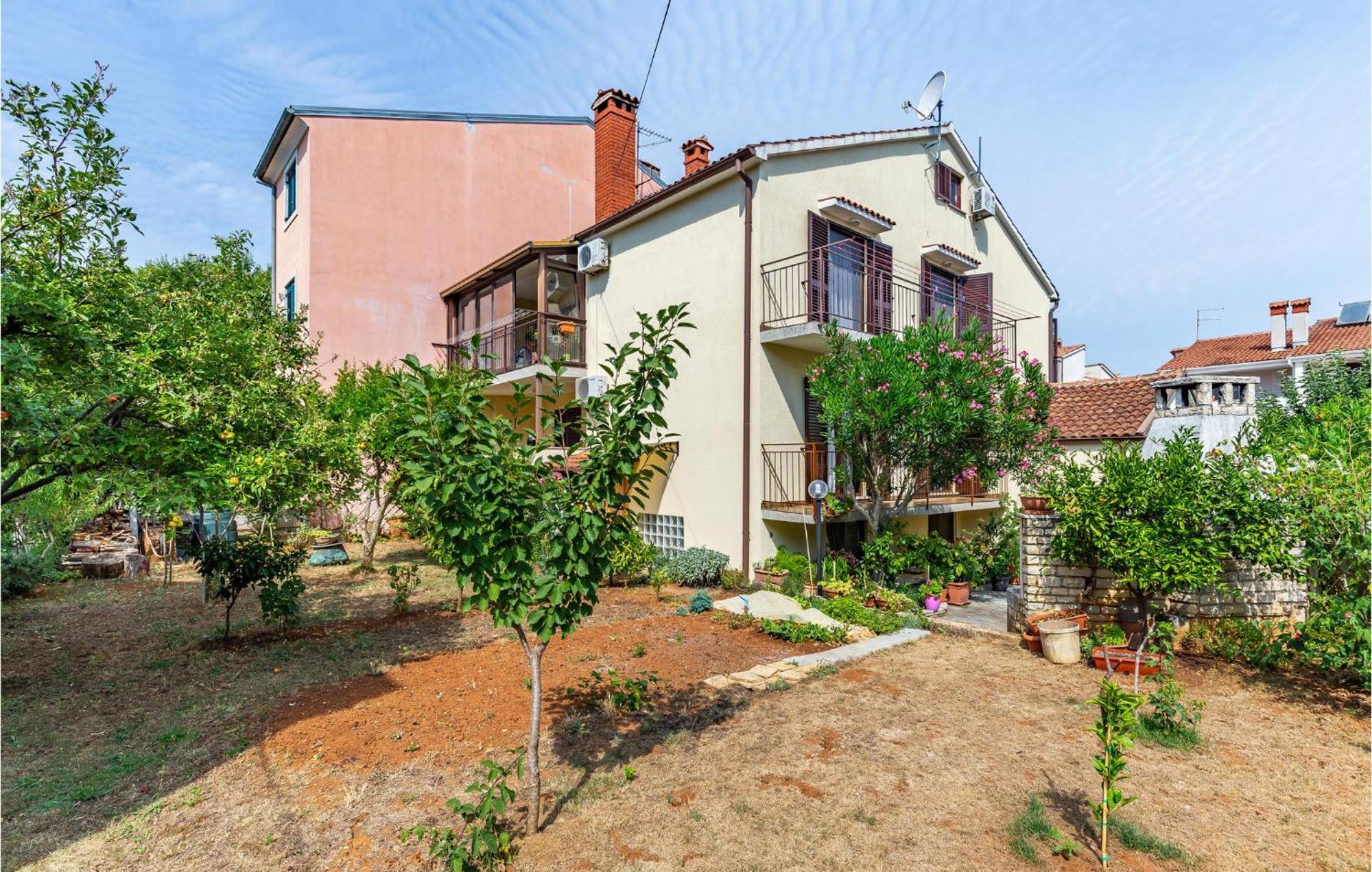 Apartamento 3 Bedroom Stunning In *